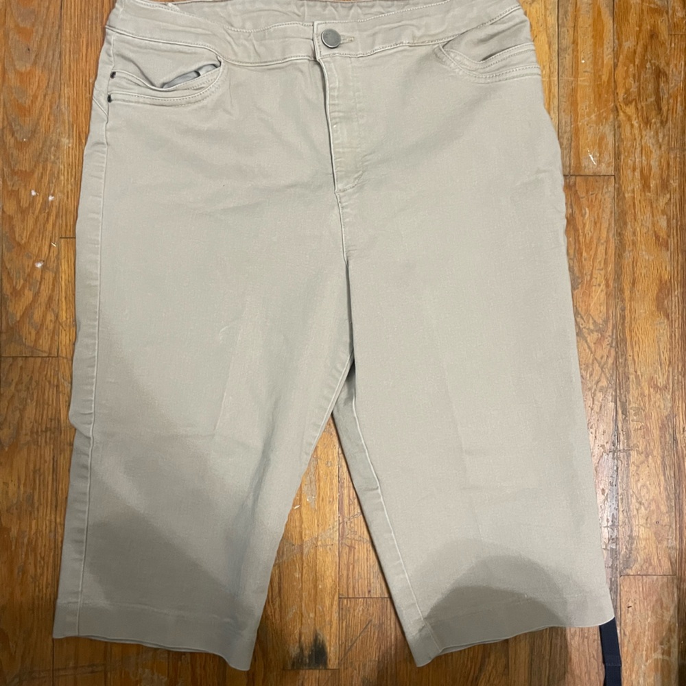 Women’s Capris
